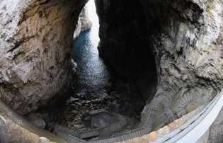 Discesa alla grotta del Turco